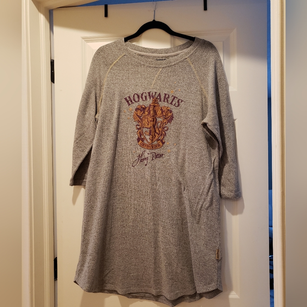 Womans Hogwarts, Harry Potter sleep wear, size L-XL 14-18, pre-owned